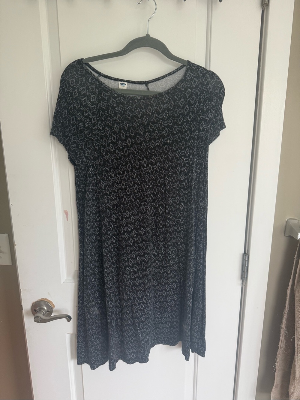 Old Navy Black and White Short Sleeve Swing Dress
